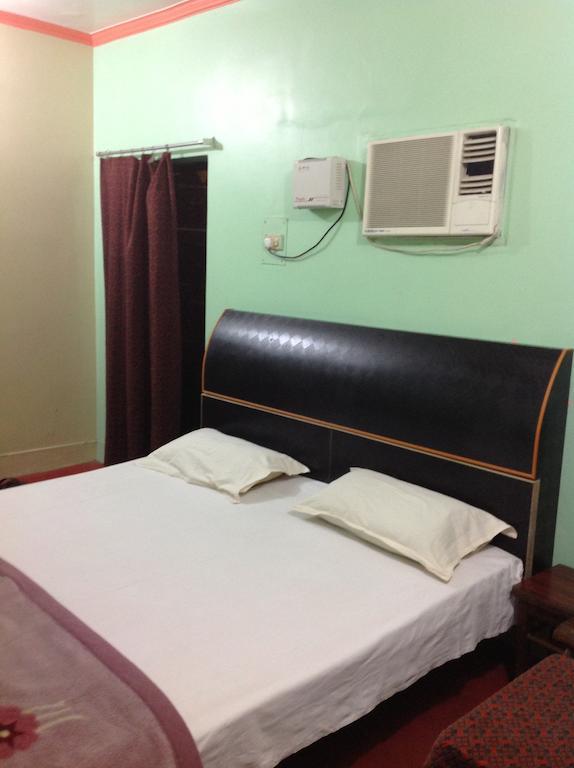 Hotel Sandeep Varanasi Exterior foto